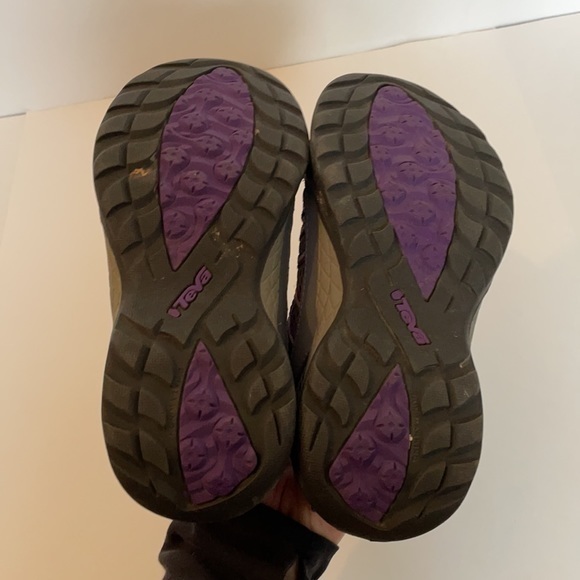 Teva hiking shoes size 2 - Picture 5 of 5